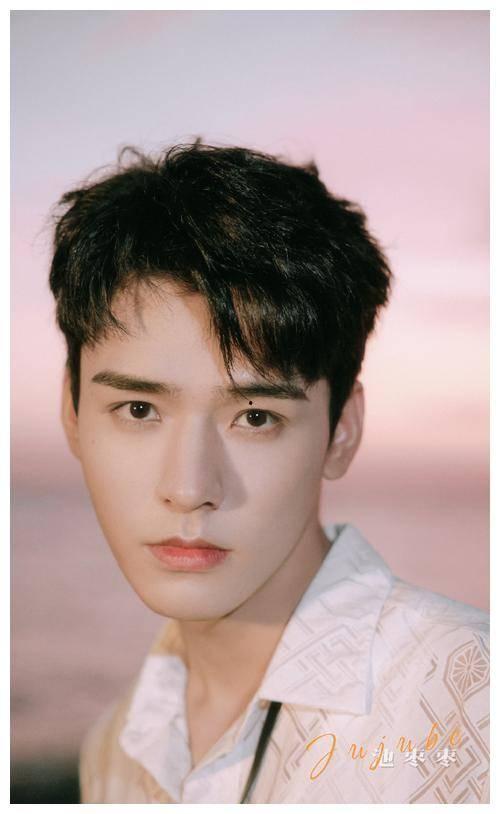 龚俊热巴最新爆料图片高清,甜蜜互动引粉丝热议!”